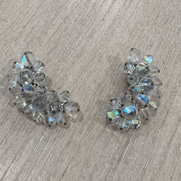 Laguna 1950s Aurora Borealis Crystal Silver Tone Clip On Earrings - Picture 4 of 4
